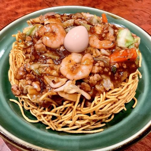スパイシー餡かけかた焼きそば
