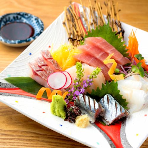 Enjoy the luxurious fresh fish caught in the morning directly from Ishinomaki [Sashimi platter]