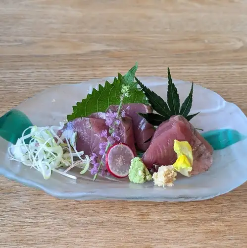 かつお刺し