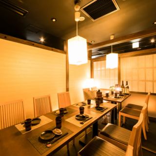 [6 to 18 people] We have private rooms that can accommodate up to 18 people in a single row of tables.Perfect for large groups.We also accept lunch banquets and banquets outside business hours, so please feel free to contact us.