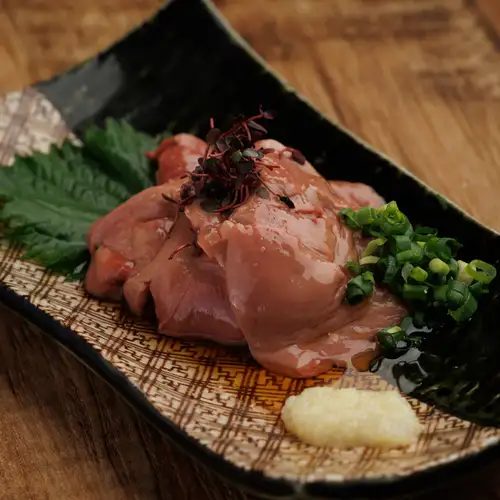 鶏レバー刺し