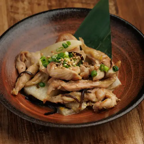 せせりと長芋の塩昆布炒め