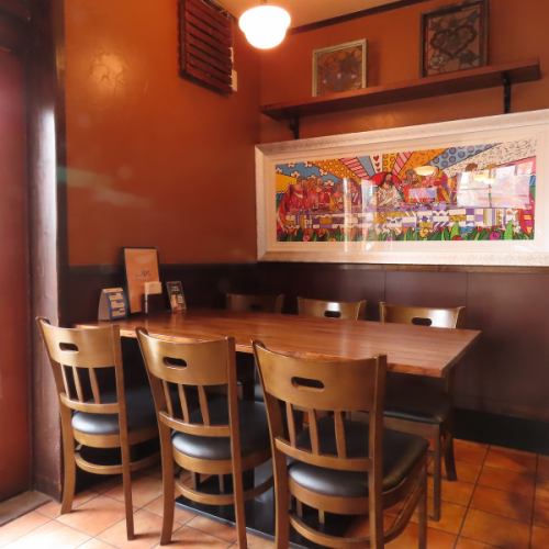 グループ利用に便利な6人席あります♪