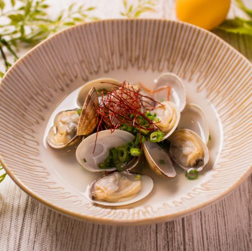 ●Steamed clams in sake