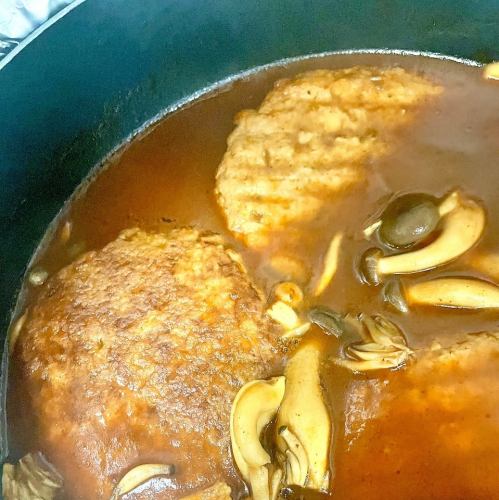 ランチプレートに週替わりメニュー追加◎ボリューミーなひと皿にワンドリンクもついて990円(税込)！！