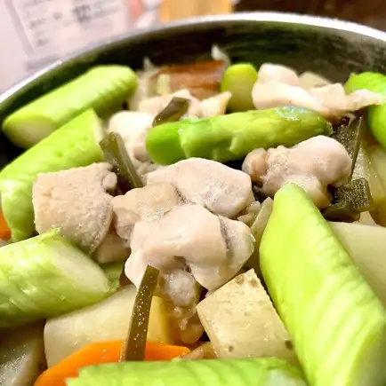 【季节限定釜饭套餐◎ 5,000日元(含税)】★3小时畅饮(含生啤)&共13道菜,包含7种烤串★
