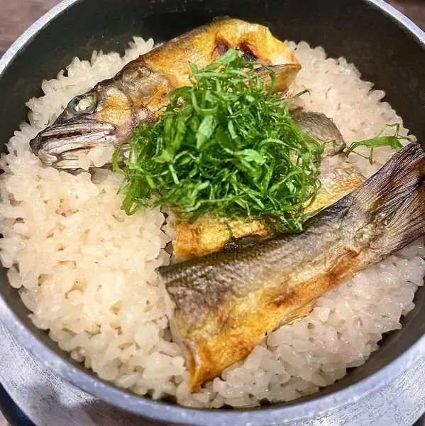 奈良県吉野郡は十津川村の稀少な天然の鮎を仕入れてます！！