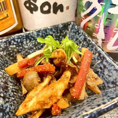 我们特别注重使用当季食材。美味的自制京都家常小菜 ◎