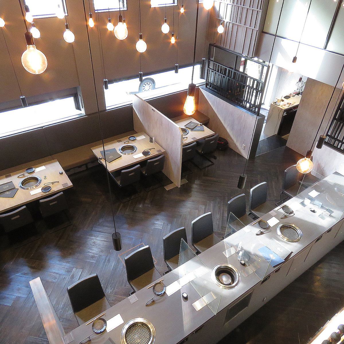 落ち着いた雰囲気の店内で、上質なお肉をお召し上がりください。