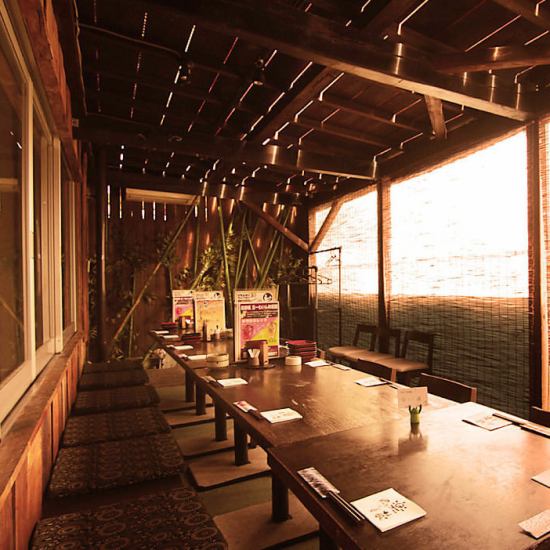 You can relax and enjoy the modern Japanese interior without worrying about the surroundings.
