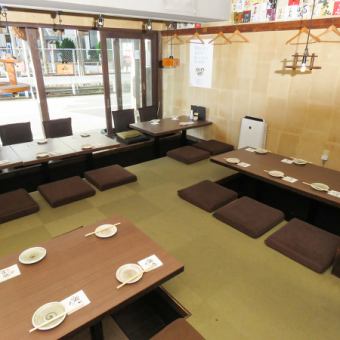 [适合任何宴会！“可以舒适地坐下的挖掘Gotatsu Zashiki”]利用横长的内部空间，这也是一个私人空间！可容纳17人，最多可容纳24人。这是一个宽敞豪华的空间，非常适合公司宴会和私人场合。