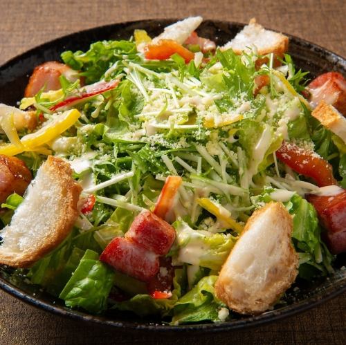仙台麩とベーコンの和風シーザーサラダ