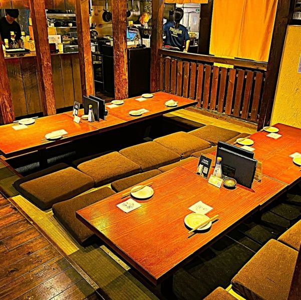 【ゆたり広々掘りごたつお座敷席】団体様の宴会や、貸切・お誕生日パーティなど。様々なシチュェーションでご利用ください。最大42名様までご利用いただける、広々とした掘りごたつの座敷席です