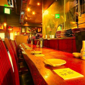 [Relaxed and spacious counter seats] The spacious counter seats, where you can experience the excitement of the kitchen, are a hidden Rakuzo favorite.The counter seats closest to the kitchen are actually the best place to enjoy freshly grilled dishes and the freshest fish.You might have a lively conversation in a friendly atmosphere ♪