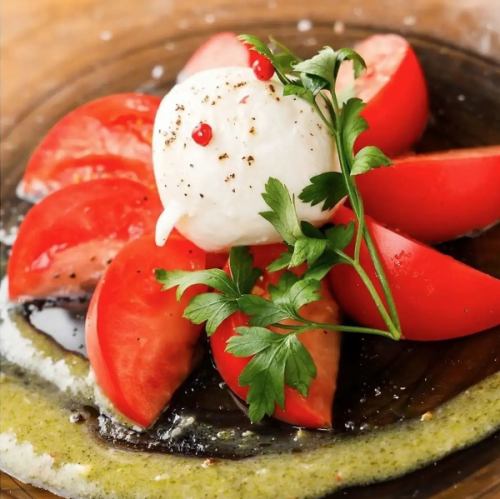 トマトとモッツァレラのカプレーゼ