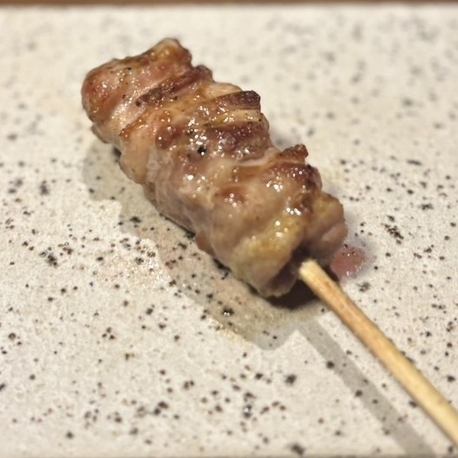 伊達鶏、信玄鶏を中心に上物備長炭で焼き上げる新鮮野菜と本格焼鳥