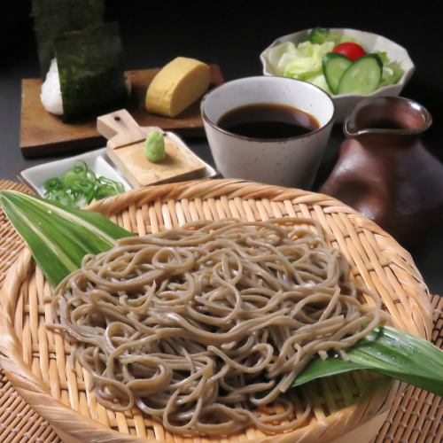 信州の大地が育んだ香り高いそば粉を使用!