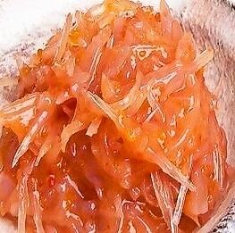 Plum crystal (cartilage with plum meat dressing)