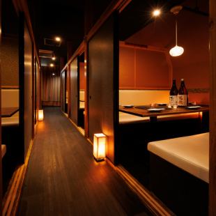 情緒ある扉付き個室でゆったりと…。中規模宴会にぴったり