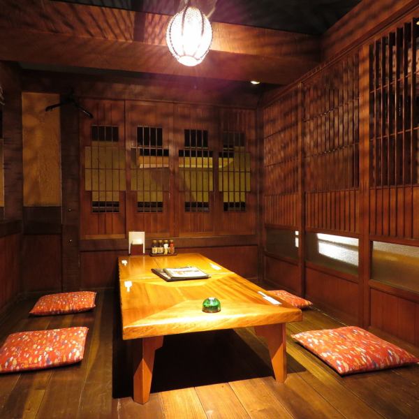 The "Horigotatsu" seats, which give you a unique atmosphere of Japan, are popular seats where you can relax.It's a tatami room, so you can unwind to your heart, so you can use chopsticks and drink more than usual.The layout can be changed according to the number of people, so it is also a very convenient seat.You can use it without worrying about the number of people, so please come whenever you feel like it!
