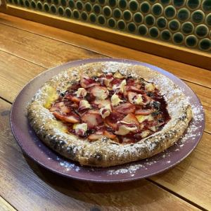 딸기와 크림 치즈의 돌체 피자