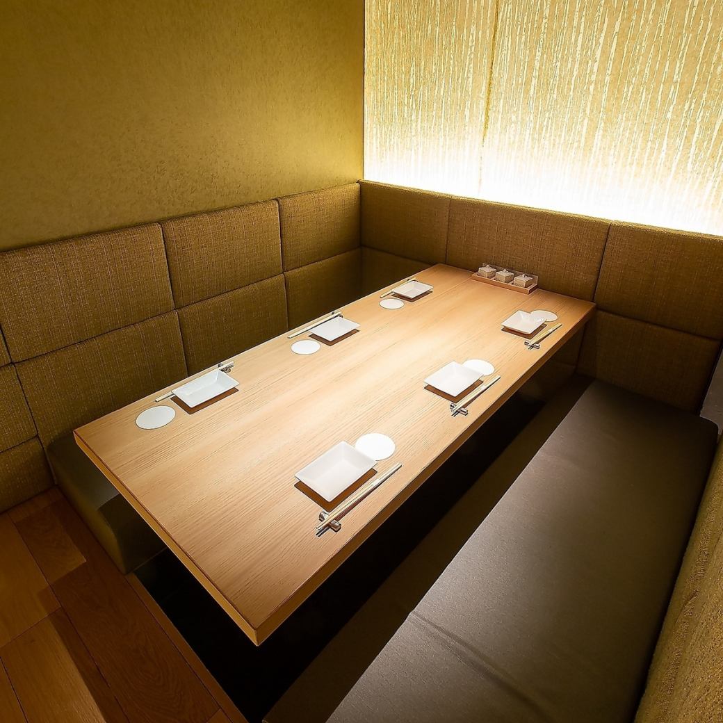 照明を落とした店内はゆったりデートに◎※画像はイメージ