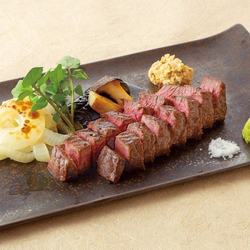 黒毛和牛赤身肉のステーキ