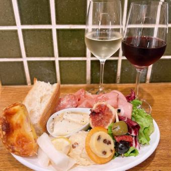 11時～16時限定ワインセット●前菜10種プレート+ワイン2杯
