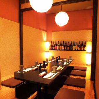 We have a Japanese space with a calm atmosphere and digging seats where you can relax and relax.We will guide you from 2 people to a maximum of 60 people to a completely private room seat.
