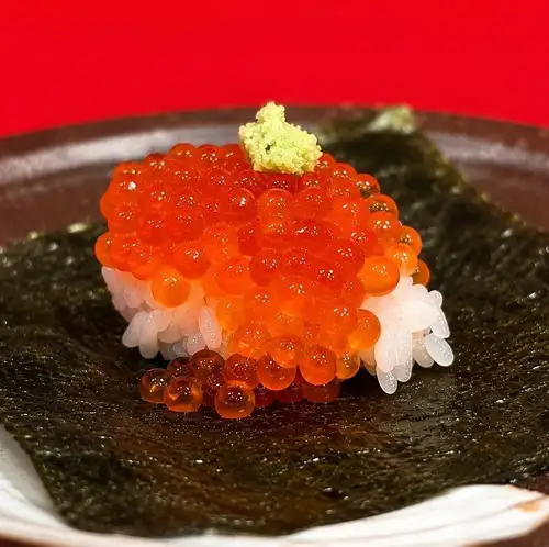 イクラ　寿司
