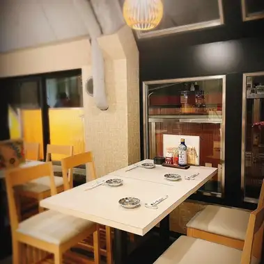 ≪3층≫흡연 플로어 전세 15~18분까지 전세 할 수 있습니다!차지 있어 좌석 330엔(부가세 포함) 푸드 코스를 이용의 경우는 받지 않습니다
