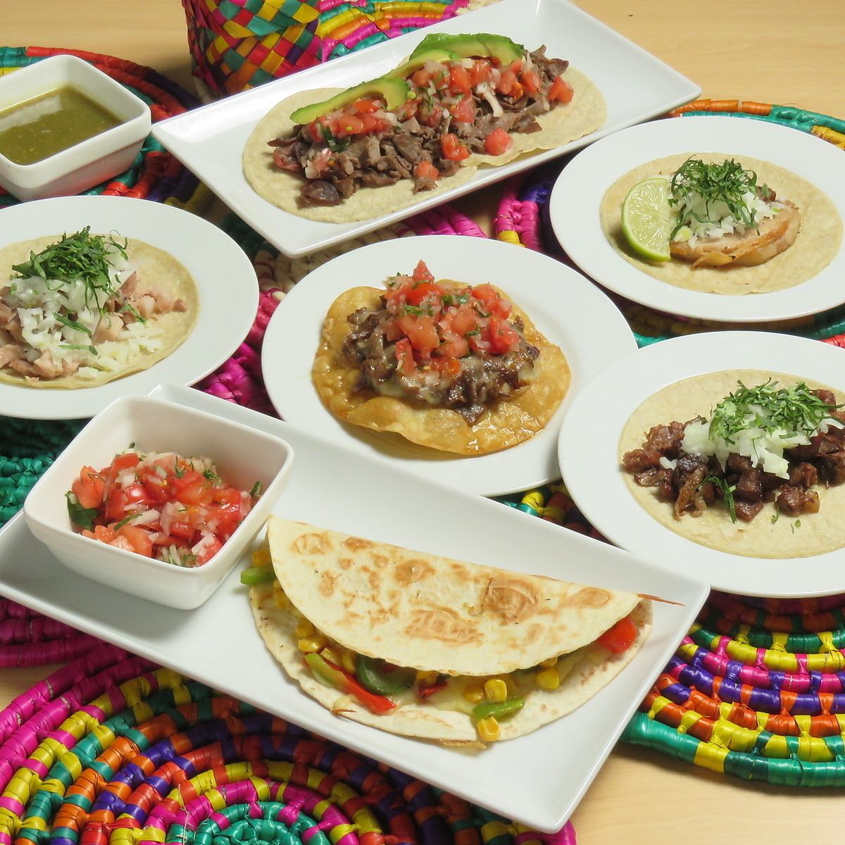 ボリュームたっぷりタコスで、お昼から贅沢気分