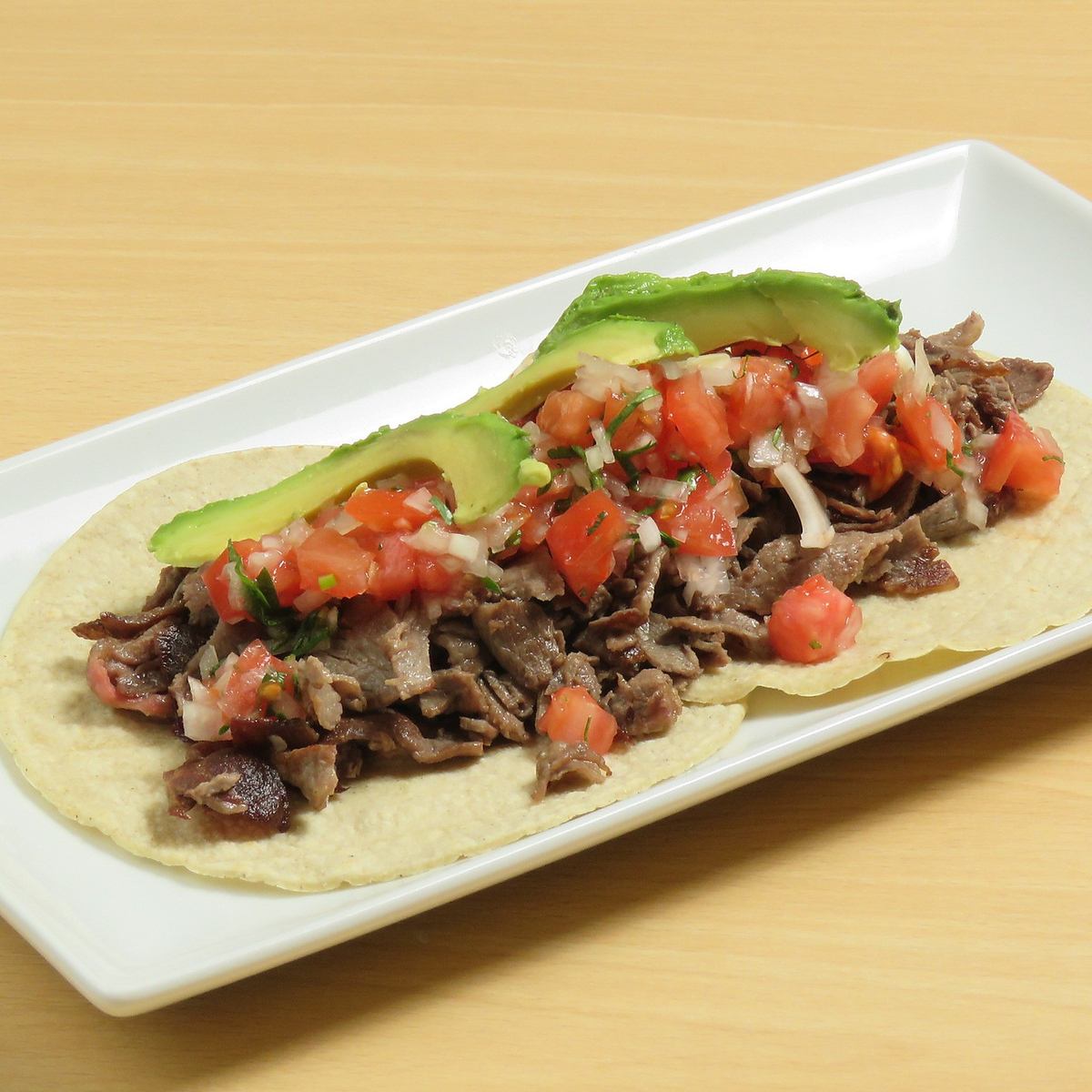 ボリュームたっぷりメキシカン料理で、お昼から贅沢気分