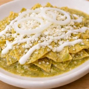 Green Chilaquiles with chicken
