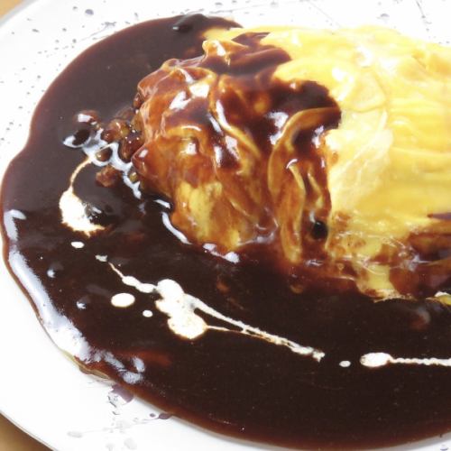 Unwaveringly popular since its opening.Omelette rice with aged demi-glace sauce