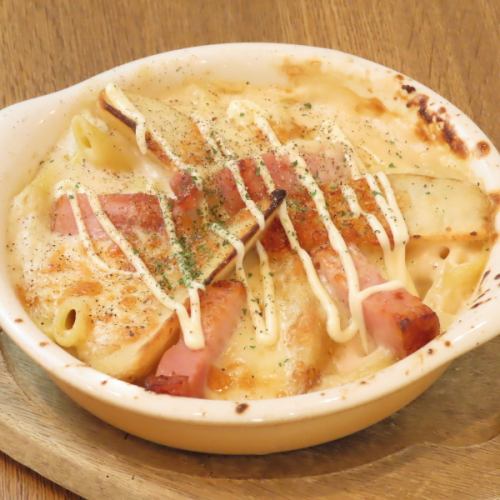 Thick-sliced bacon and potato gratin with black pepper and mayonnaise