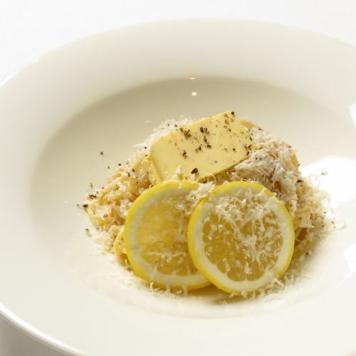 Cacio e pepe with lemon butter
