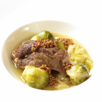 쇠고기 탄과 봄 양배추 스트라콧