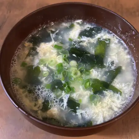 アサリのみそ汁/のどぐろ出汁の玉子とわかめのスープ