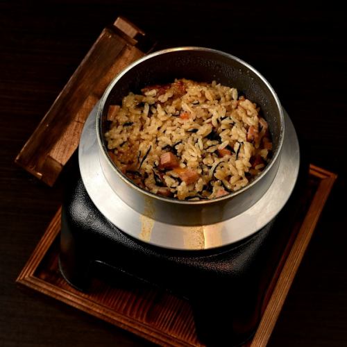ジューシー釜飯（みそ汁、香の物付き）