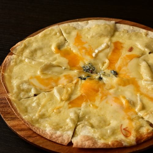 ４種チーズピザ 