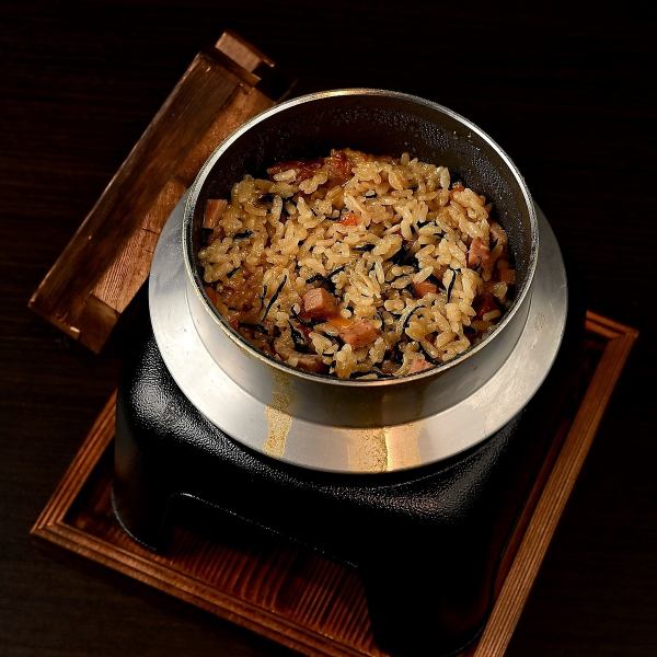 ジューシー釜飯（みそ汁、香の物付き）