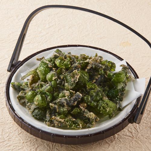 Deep-fried wakame seaweed from Sanriku