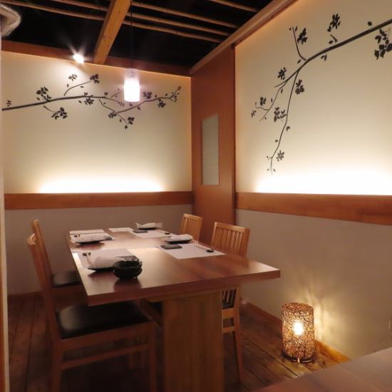 We have six high-quality private rooms.