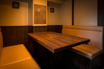 可以引導您到二樓的完全私人房間。* 4人完全包間需支付每人500日元的餐桌費。