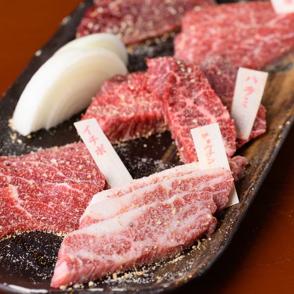 《Enjoy fresh horse meat as yakiniku♪》 Yakiniku platter (2 servings) [3,993 yen (tax included)]