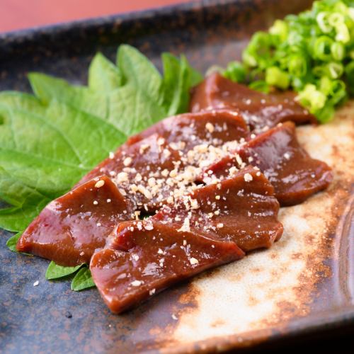 《A delicacy that can only be offered with fresh horse meat!》Raw horse liver [1,089 yen (tax included)]