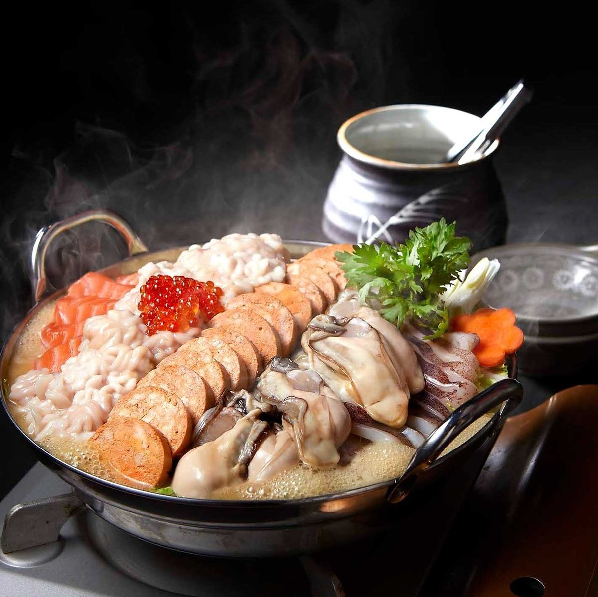 種類豊富な寿司をつまみに楽しめる寿司居酒屋｜“名物”いくらこぼれ飯＆うにドック