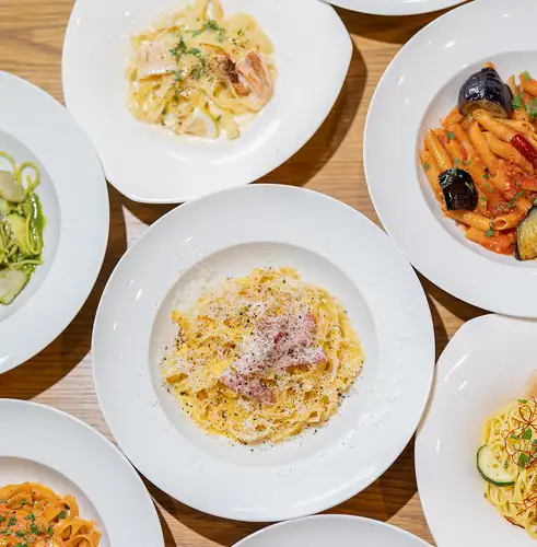 【ランチタイムのおススメ！】パスタの種類が充実♪ランチはセットのみとなっております。