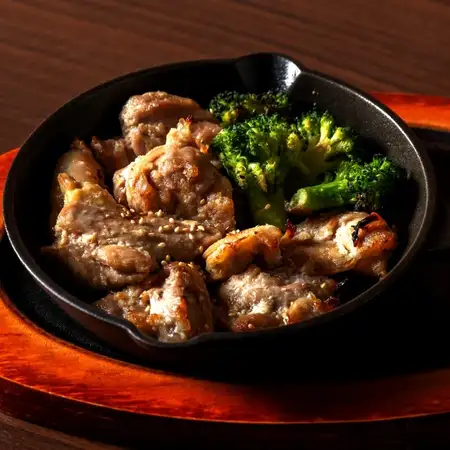 鶏もも肉の塩麹焼き